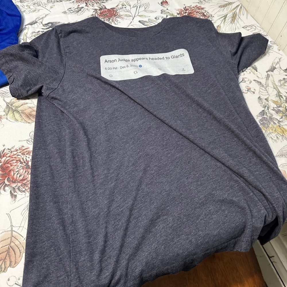 yankees t shirt